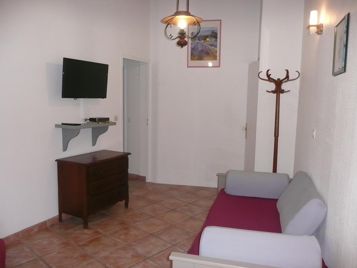 15Mn De Cannes, Villa La Soleiade , 3Gites 2-4 Pers Type T2, Climatises, Piscine, Au Lac De Saint-Cassien Var Монтору Экстерьер фото